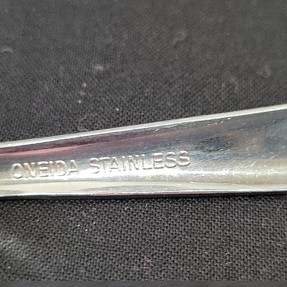 Oneida Vintage Sand Dune, Groove Side Down Oval Soup Spoons - Picture 6 of 6